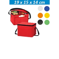 Cooler-Lonchera Ecológico
CÓDIGO: CCE18
Cooler-Lonchera con bolsillo delantero. Tela exterior TNT 80grs. Tela interior PVC metalizado aislante.
• Tamaño: 19 x 15 x 14 cm. Bolsillo: 16 x 10 cm.
• Colores: Blanco (01), Azul Rey (02), Rojo (03), Naranjo (04), Amarillo (05), Negro (08), Verde Claro (15).
• Impresión: Serigrafía.