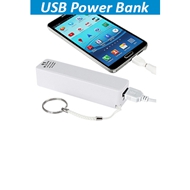 Llavero-Power Bank 2000mAh
CÓDIGO: CCC52 	
Llavero-Power Bank cargador USB portátil plástico. Capacidad 2000mAh. Incluye cable USB + 4 adaptadores para compatibilidad iphone, Samsung Galaxy, mini-USB, etc. Batería recargable incorporada. Presentación en caja de regalo de acrílico transparente.
• Tamaño: 9.7 x 2.5 x 2.2 cm.
• Capacidad: 2000mAh.
• Batería: Recargable, incluida.
• Colores: Blanco (01).