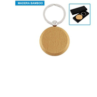 Llavero Redondo de Madera
CÓDIGO: CCK27 	
Llavero Redondo de Madera de Bamboo. Presentación en estuche laminado negro con cuna aterciopelada.
• Tamaño: Estuche 11 x 5 x 1.2 cm. / Circulo madera Ø 4 x 1 cm.
• Sugerencia de Impresión: Serigrafía - Tampografía - Grabado Láser.
• Colores: Natural (11).