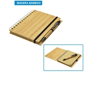 Cuaderno Bamboo
CÓDIGO: CCN35 	
Cuaderno Ecológico con Tapas Duras de madera de Bamboo, 70 hojas interiores lineadas de papel kraft y anillado metalico doble cero. Incluye Bolígrafo Ecológico de madera de Bamboo con detalles negros.
• Tamaño: 13.5 x 18 x 1.3 cm. aprox.
• Colores: Natural (11).
• Impresión en: Serigrafía, Grabado Láser.