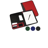 Carpeta Ejecutiva
CÓDIGO: CCN27 	
Carpeta de PU/PVC. En el interior incluye Block de 30 hojas lineadas tamaño A4, Bolígrafo negro a pasta, Bolsillos para documentos tamaño A4, Bolsillos de tela TNT y Compartimentos para Tarjetas.
• Tamaño: 25 x 32 x 1.2 cm (cerrado) / 50 x 32 cm (abierto).
• Colores: Azul (02), Rojo (03), Verde (06), Negro (08).
• Sugerencia de Impresión: Serigrafía.