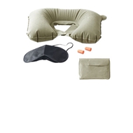 Kit de Descanso
CÓDIGO: CCD6 	
Kit de Descanso para Viajes. Incluye Almohada inflable cervical en tela aterciopelada, antifaz de microfibra y tapones de EVA para los oídos. Presentación en estuche aterciopelado.
• Tamaño: Estuche 18 x 11 cm.
• Colores: Gris Plata (00).
• Impresión en: Serigrafía.